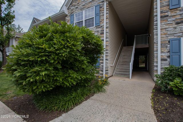 414 Wedgewood Circle 25, Belford, NJ 07718