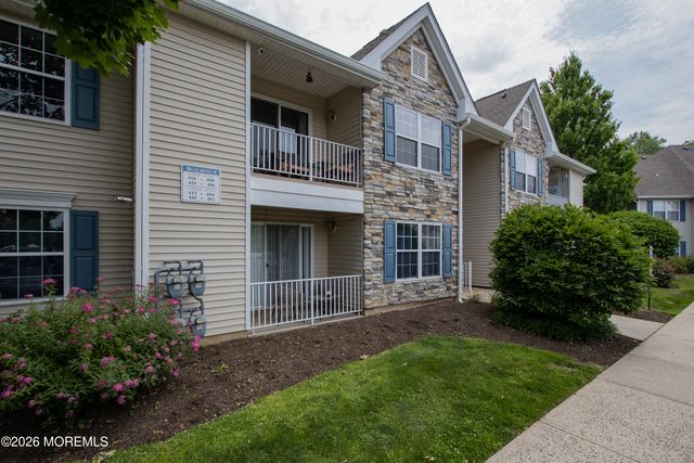 414 Wedgewood Circle 25, Belford, NJ 07718