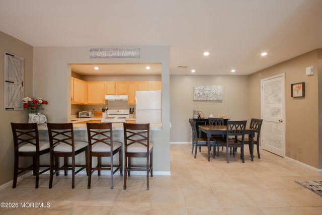 414 Wedgewood Circle 25, Belford, NJ 07718