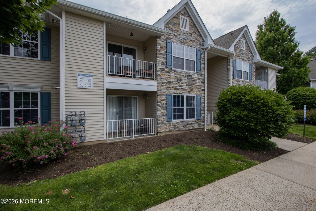 414 Wedgewood Circle 25, Belford, NJ 07718