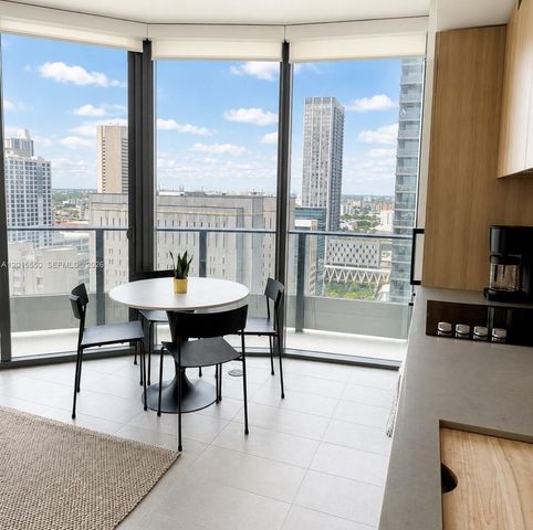 121 NE 5th St 2705, Miami, FL 33132