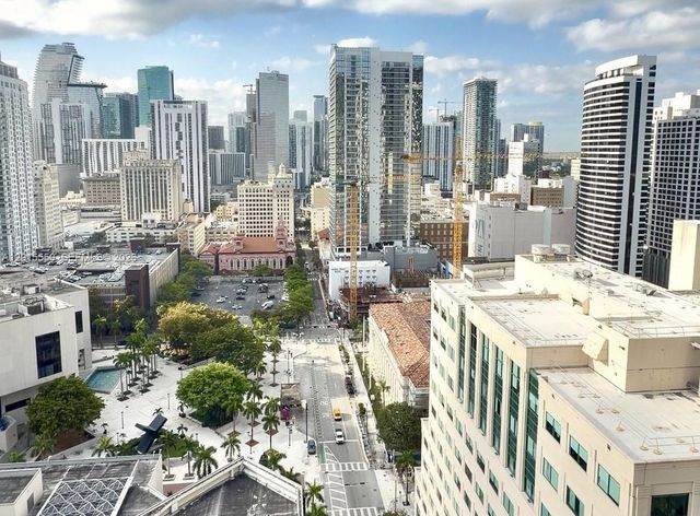 121 NE 5th St 2705, Miami, FL 33132