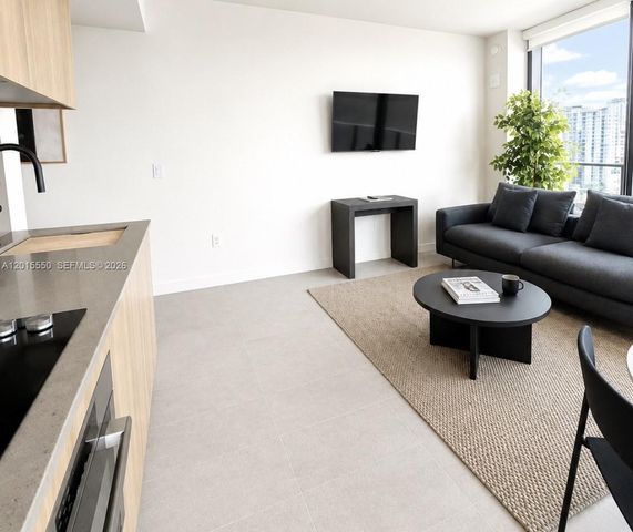 121 NE 5th St 2705, Miami, FL 33132