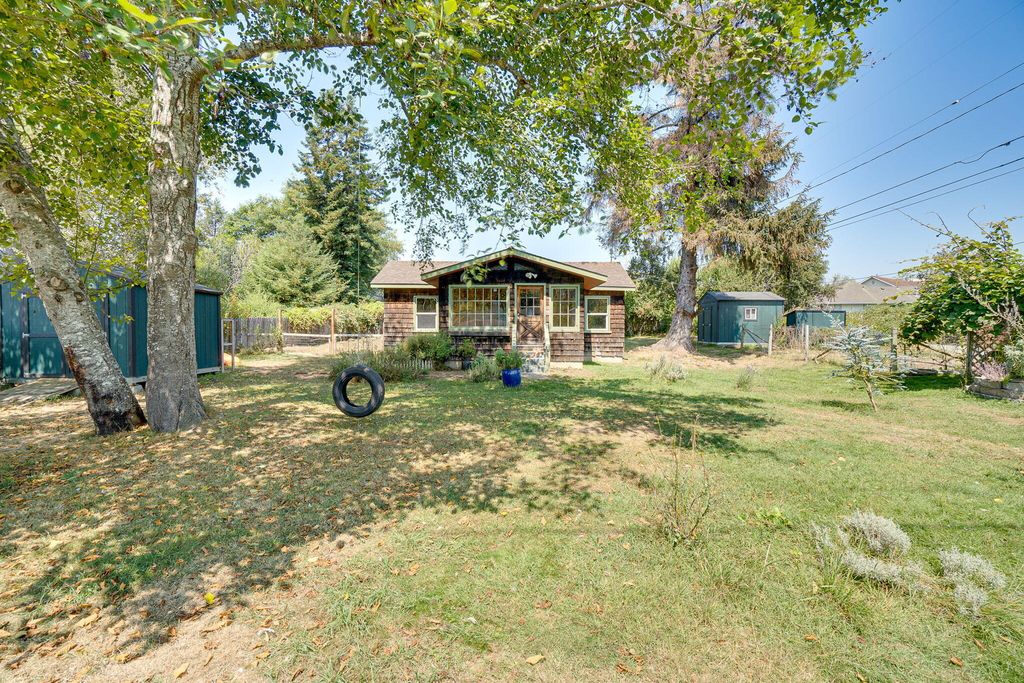2141 Sutter Road, Mckinleyville, CA 95519