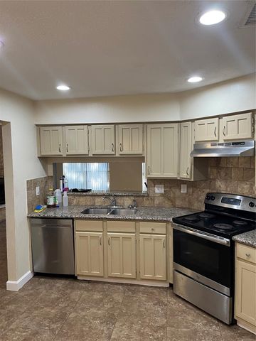 7010 Pickett Drive, Richmond, TX 77469