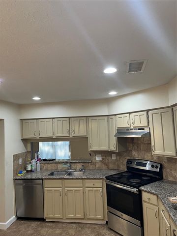 7010 Pickett Drive, Richmond, TX 77469