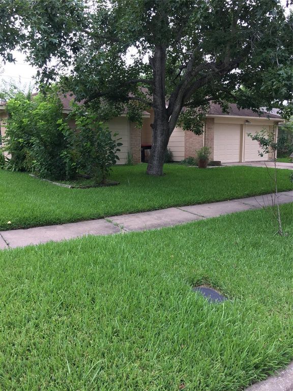 7010 Pickett Drive, Richmond, TX 77469