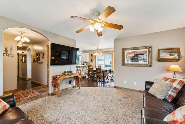 19012 Upper Pleasant Ridge Rd, Caldwell, ID 83607