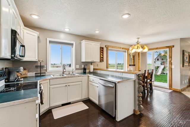 19012 Upper Pleasant Ridge Rd, Caldwell, ID 83607