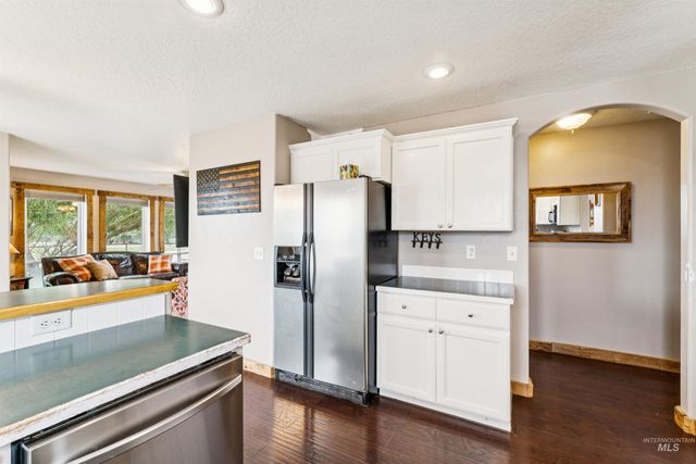 19012 Upper Pleasant Ridge Rd, Caldwell, ID 83607