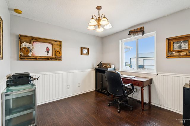 19012 Upper Pleasant Ridge Rd, Caldwell, ID 83607