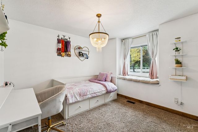 19012 Upper Pleasant Ridge Rd, Caldwell, ID 83607