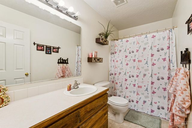 19012 Upper Pleasant Ridge Rd, Caldwell, ID 83607