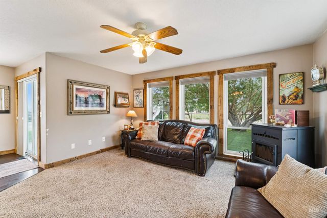 19012 Upper Pleasant Ridge Rd, Caldwell, ID 83607