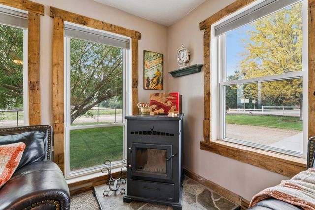 19012 Upper Pleasant Ridge Rd, Caldwell, ID 83607