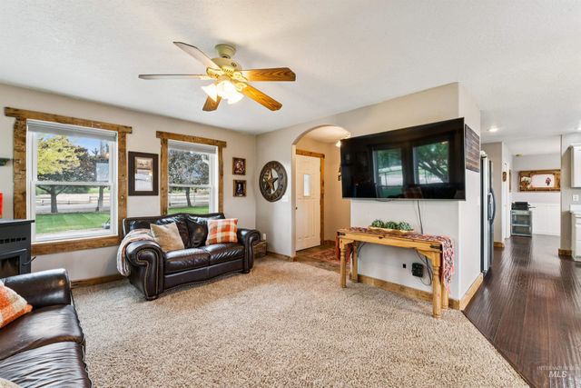 19012 Upper Pleasant Ridge Rd, Caldwell, ID 83607