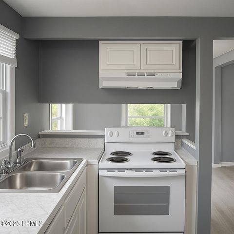 15 Hillstead Lane, Port Royal, SC 29935