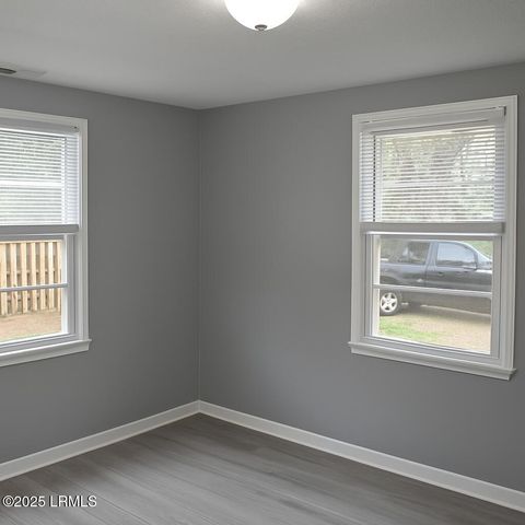 15 Hillstead Lane, Port Royal, SC 29935