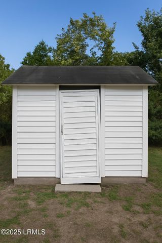 15 Hillstead Lane, Port Royal, SC 29935