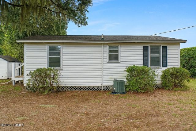 15 Hillstead Lane, Port Royal, SC 29935