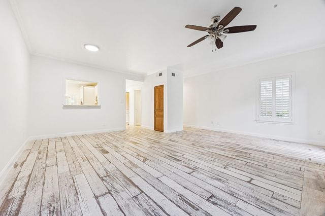 854 Augusta Drive 854, Houston, TX 77057