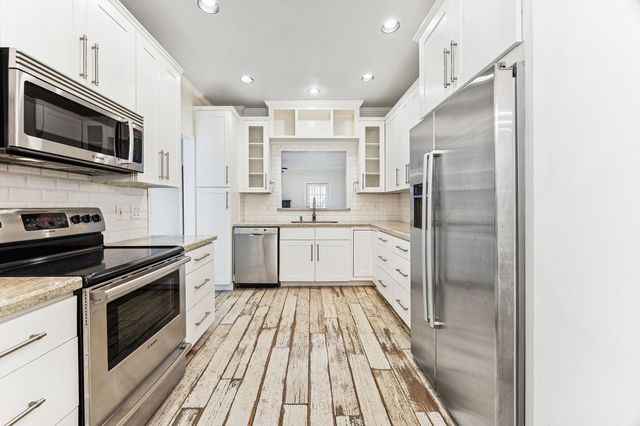 854 Augusta Drive 854, Houston, TX 77057