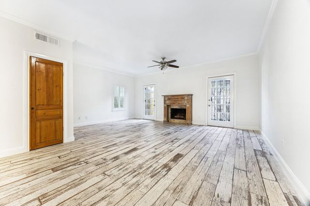 854 Augusta Drive 854, Houston, TX 77057