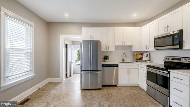 424 WALNUT ST, Lansdale, PA 19446
