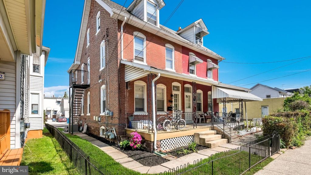 424 WALNUT ST, Lansdale, PA 19446