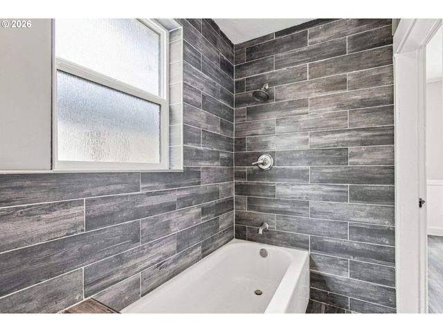 4006 Ne 7TH Ave, Portland, OR 97212