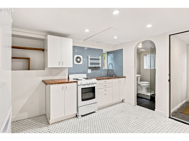 4006 Ne 7TH Ave, Portland, OR 97212