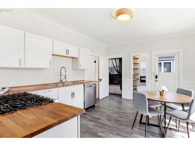 4006 Ne 7TH Ave, Portland, OR 97212