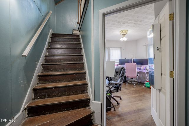 2424 Overlook Road, Kingsport, TN 37664