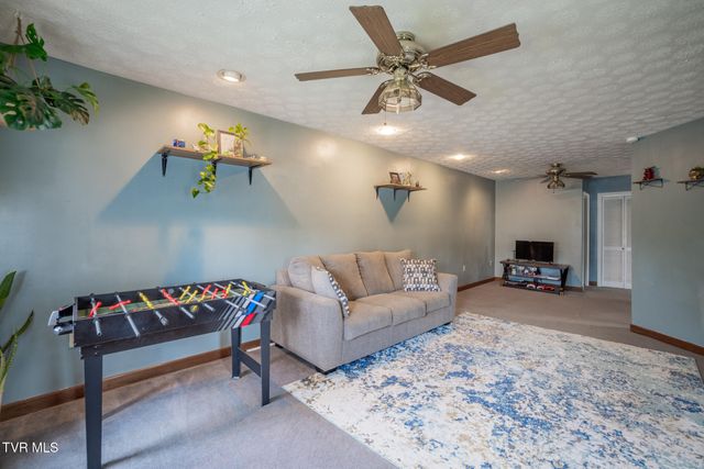 2424 Overlook Road, Kingsport, TN 37664