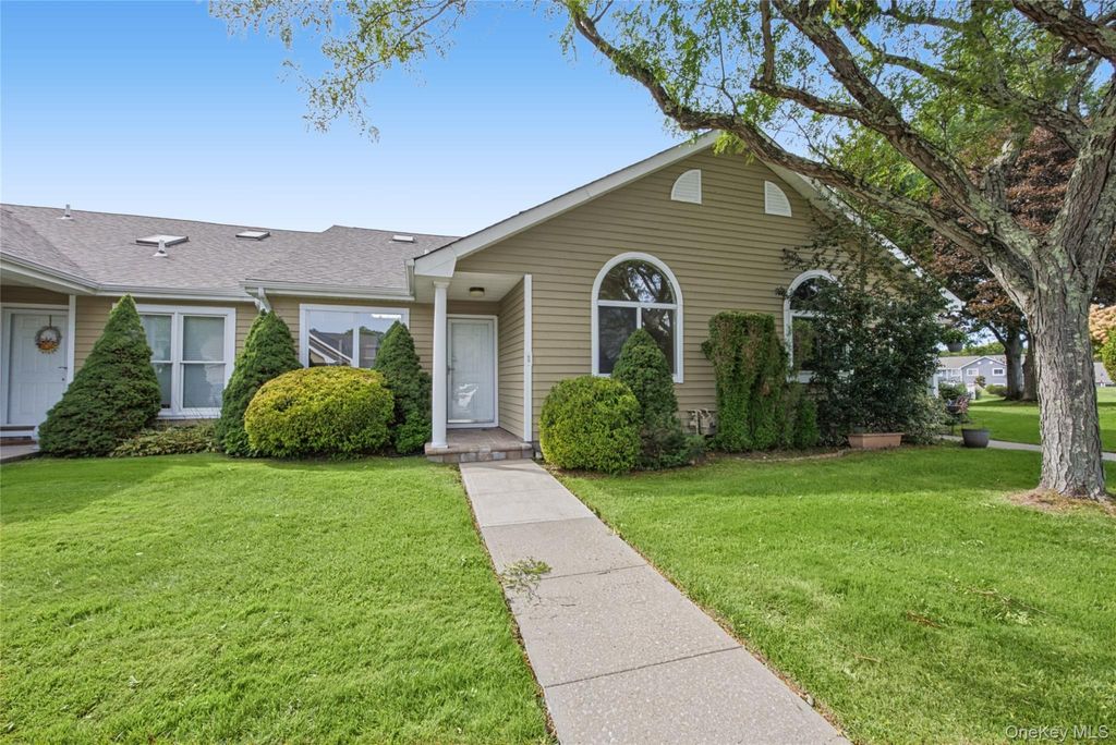 65 Eric Drive, Middle Island, NY 11953 — photo 2
