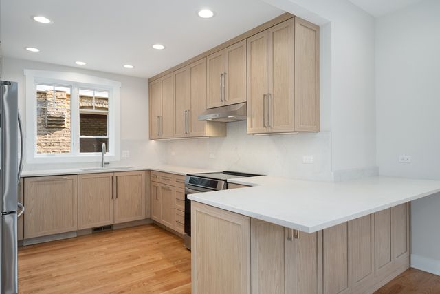5310 N Spaulding Avenue, Chicago, IL 60625