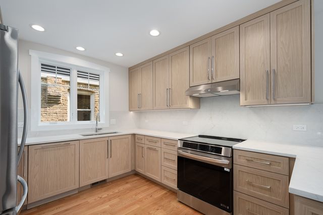 5310 N Spaulding Avenue, Chicago, IL 60625