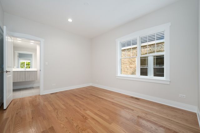 5310 N Spaulding Avenue, Chicago, IL 60625