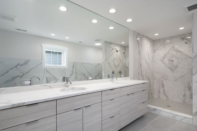 5310 N Spaulding Avenue, Chicago, IL 60625