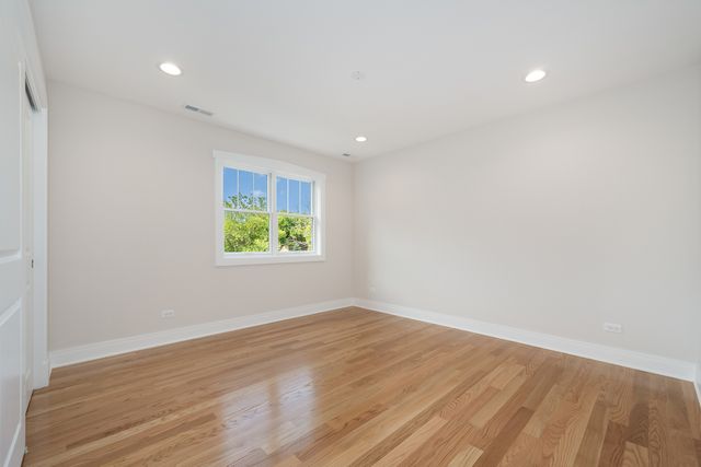 5310 N Spaulding Avenue, Chicago, IL 60625