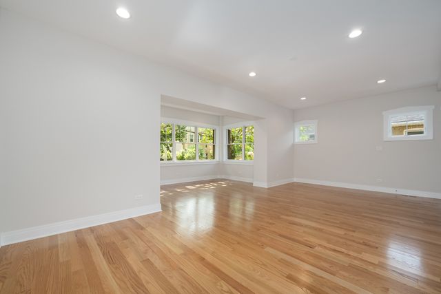 5310 N Spaulding Avenue, Chicago, IL 60625