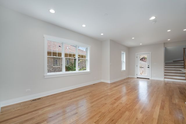 5310 N Spaulding Avenue, Chicago, IL 60625