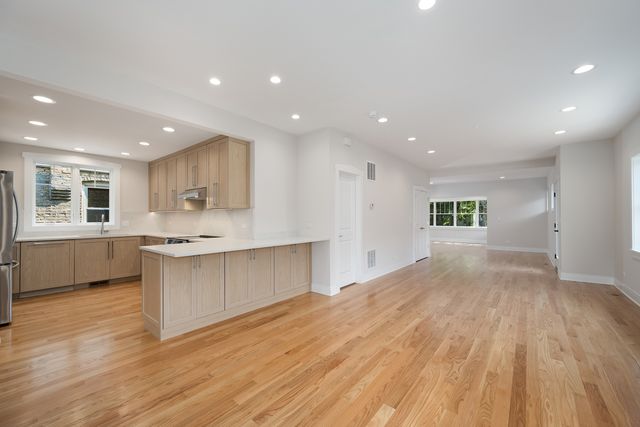 5310 N Spaulding Avenue, Chicago, IL 60625