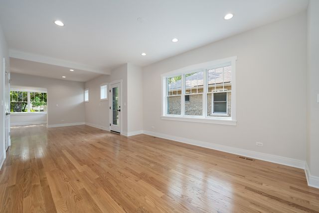 5310 N Spaulding Avenue, Chicago, IL 60625