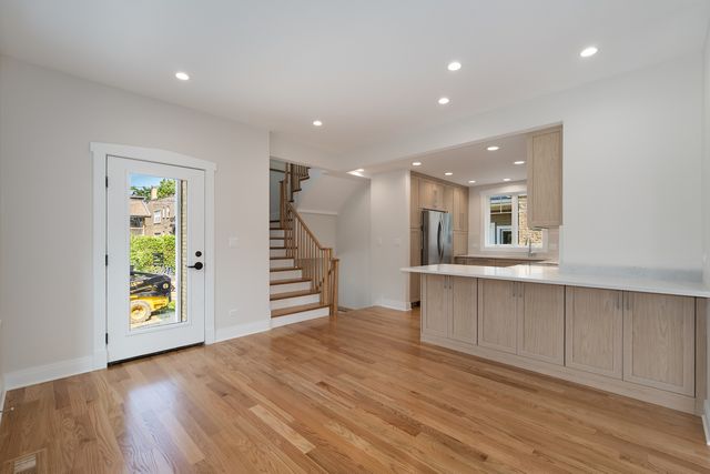 5310 N Spaulding Avenue, Chicago, IL 60625