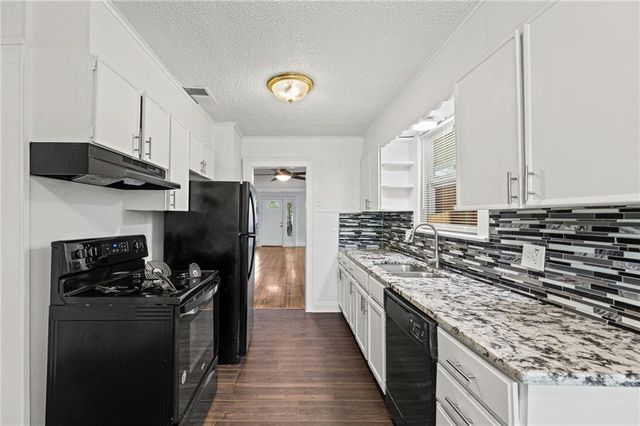 1805 E 67th Street, Kansas City, MO 64132