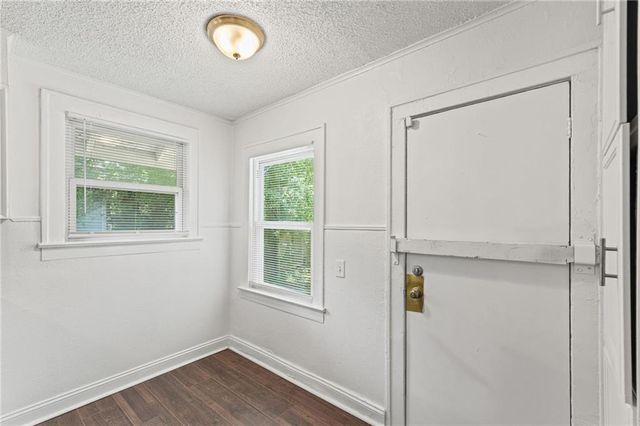 1805 E 67th Street, Kansas City, MO 64132