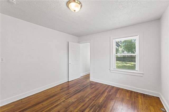 1805 E 67th Street, Kansas City, MO 64132