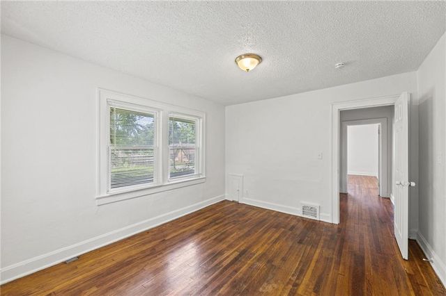 1805 E 67th Street, Kansas City, MO 64132