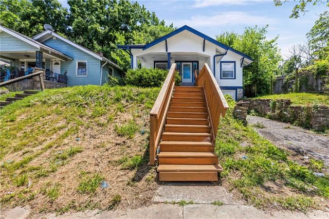 1805 E 67th Street, Kansas City, MO 64132